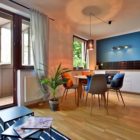 Nowa Str. 4 *